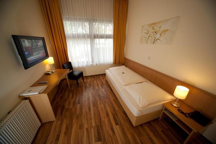Hotel Zur Rebe Hochheim am Main Bilik gambar