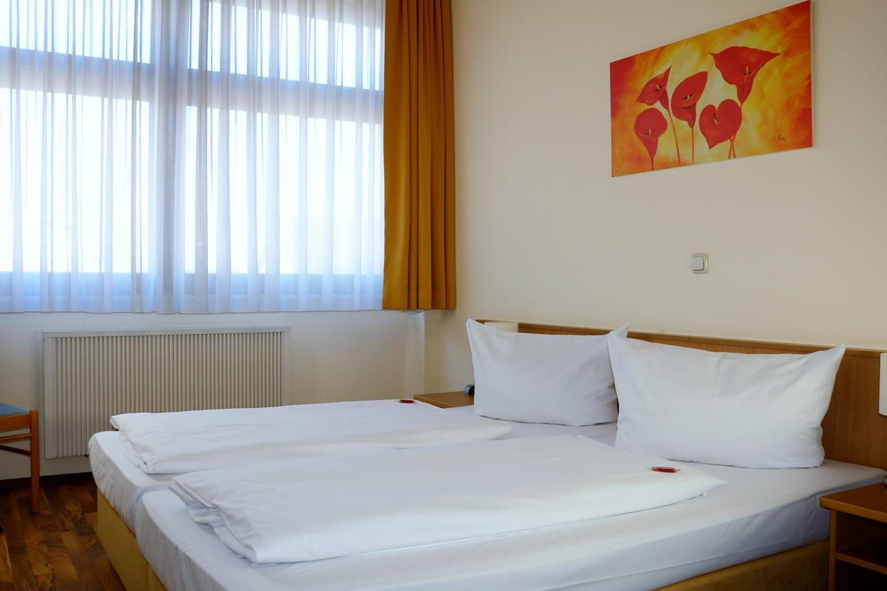 Hotel Zur Rebe Hochheim am Main Luaran gambar